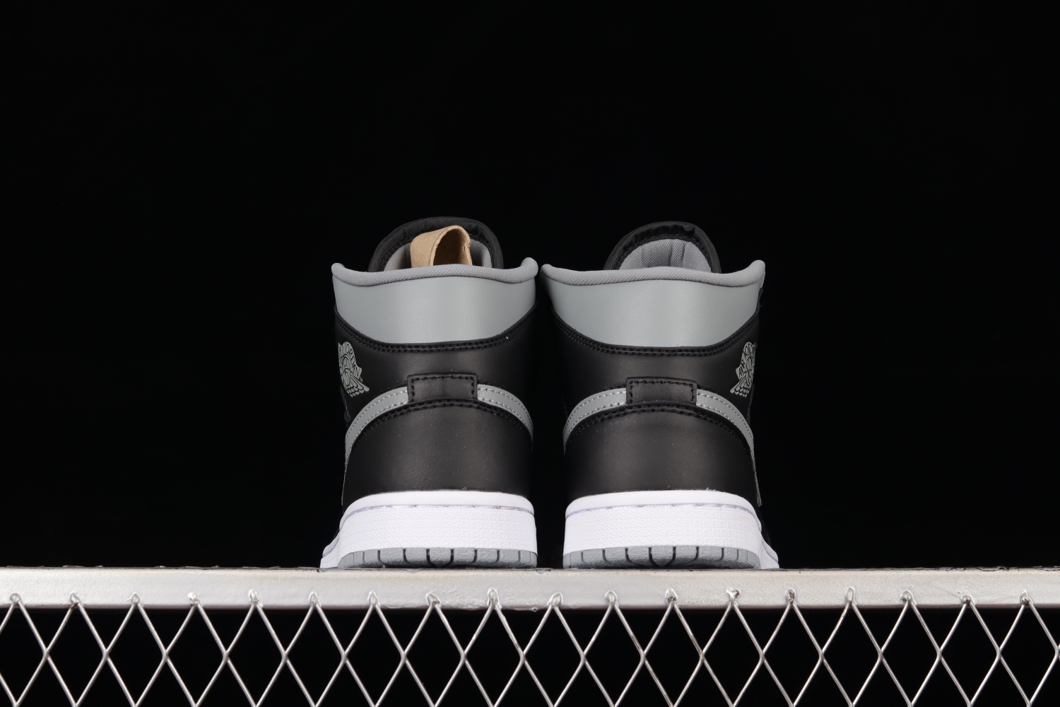 Jordan 1 Mid Shadow (W) BQ6472-007