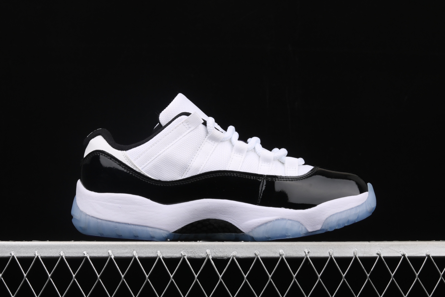 Jordan 11 Retro Low Concord  528895-153