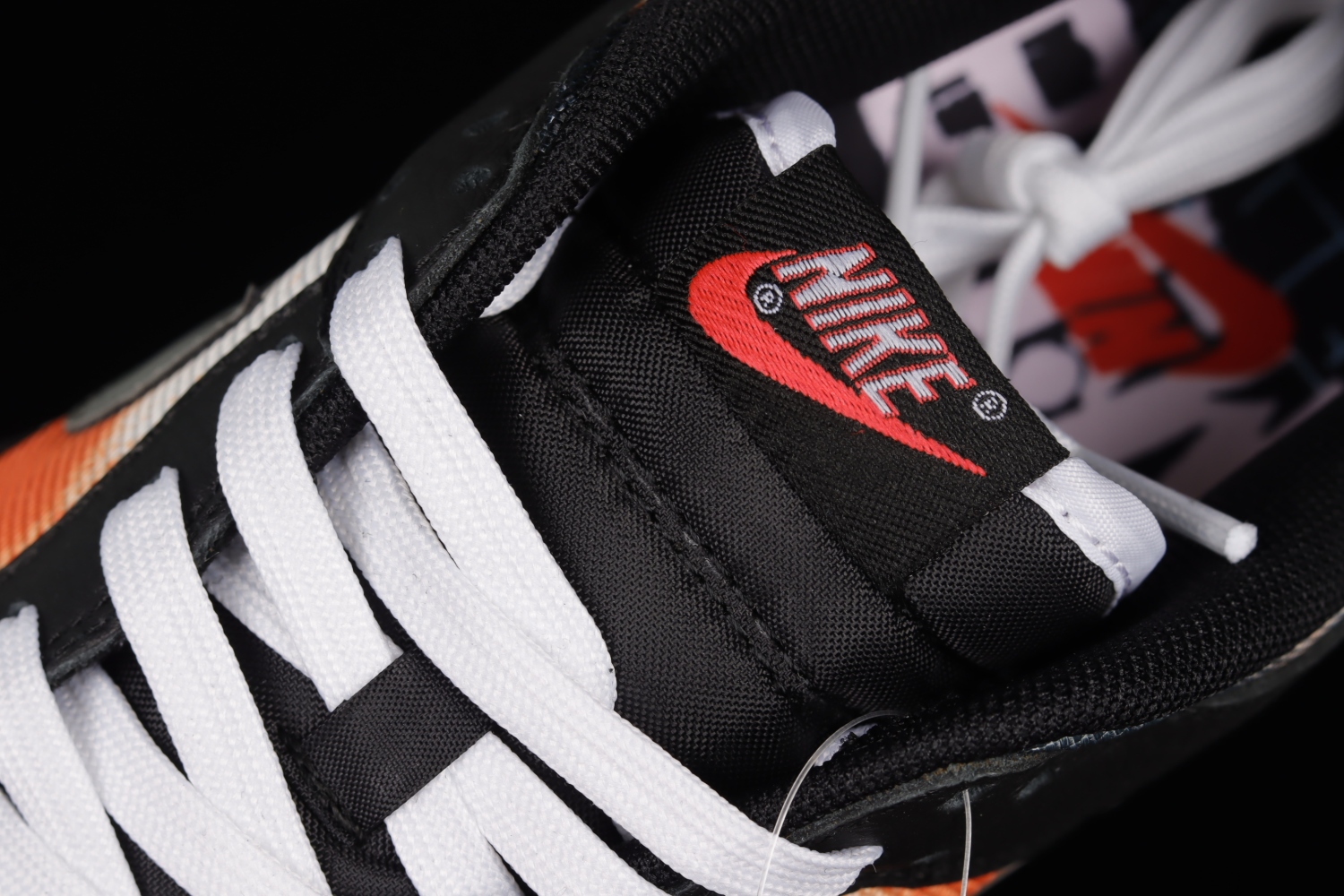 Nike Dunk Low Graffiti Black Red  DM0108-001