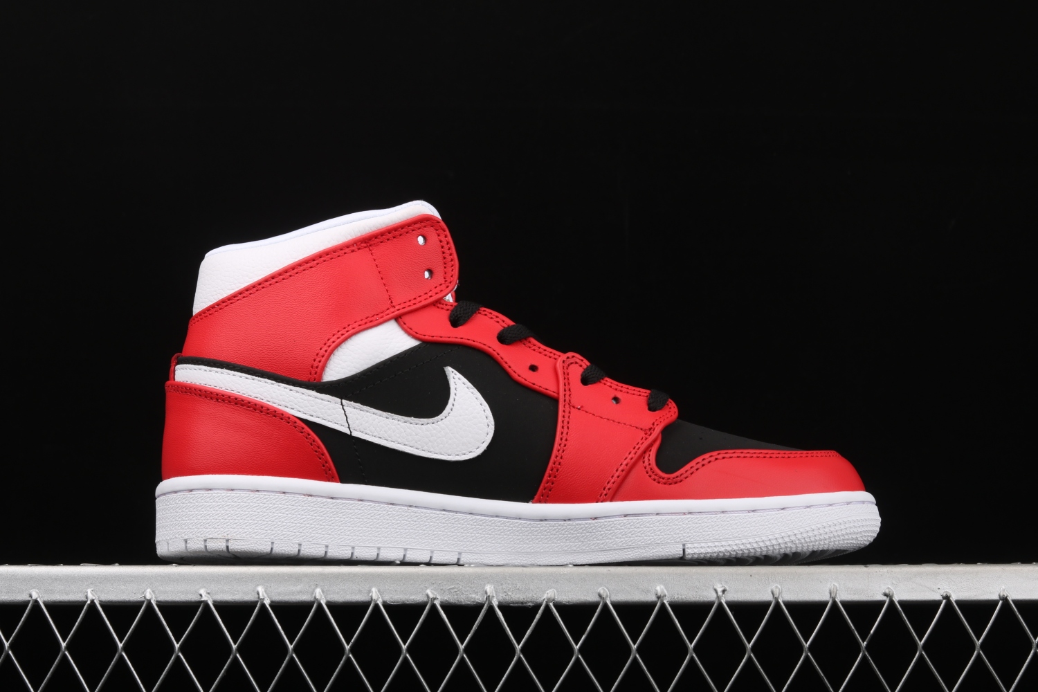 Jordan 1 Mid Gym Red Black (W) BQ6472-601