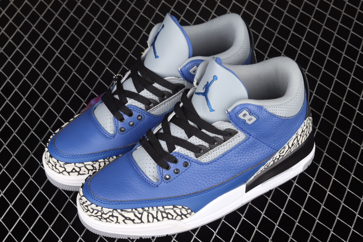 Jordan 3 Retro Varsity Royal Cement CT8532-400