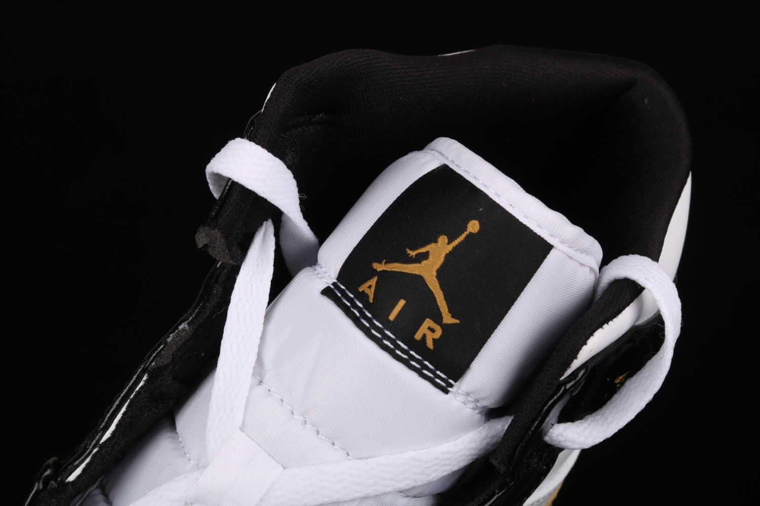 Jordan 1 MidPatent Black White Gold 852542-007