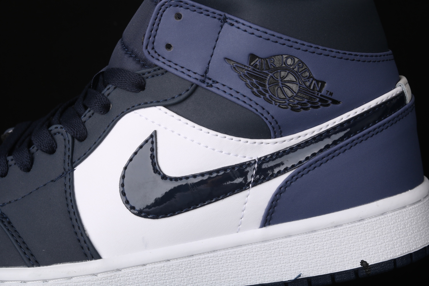 Jordan 1 Mid Obsidian Sanded Purple  554724-445