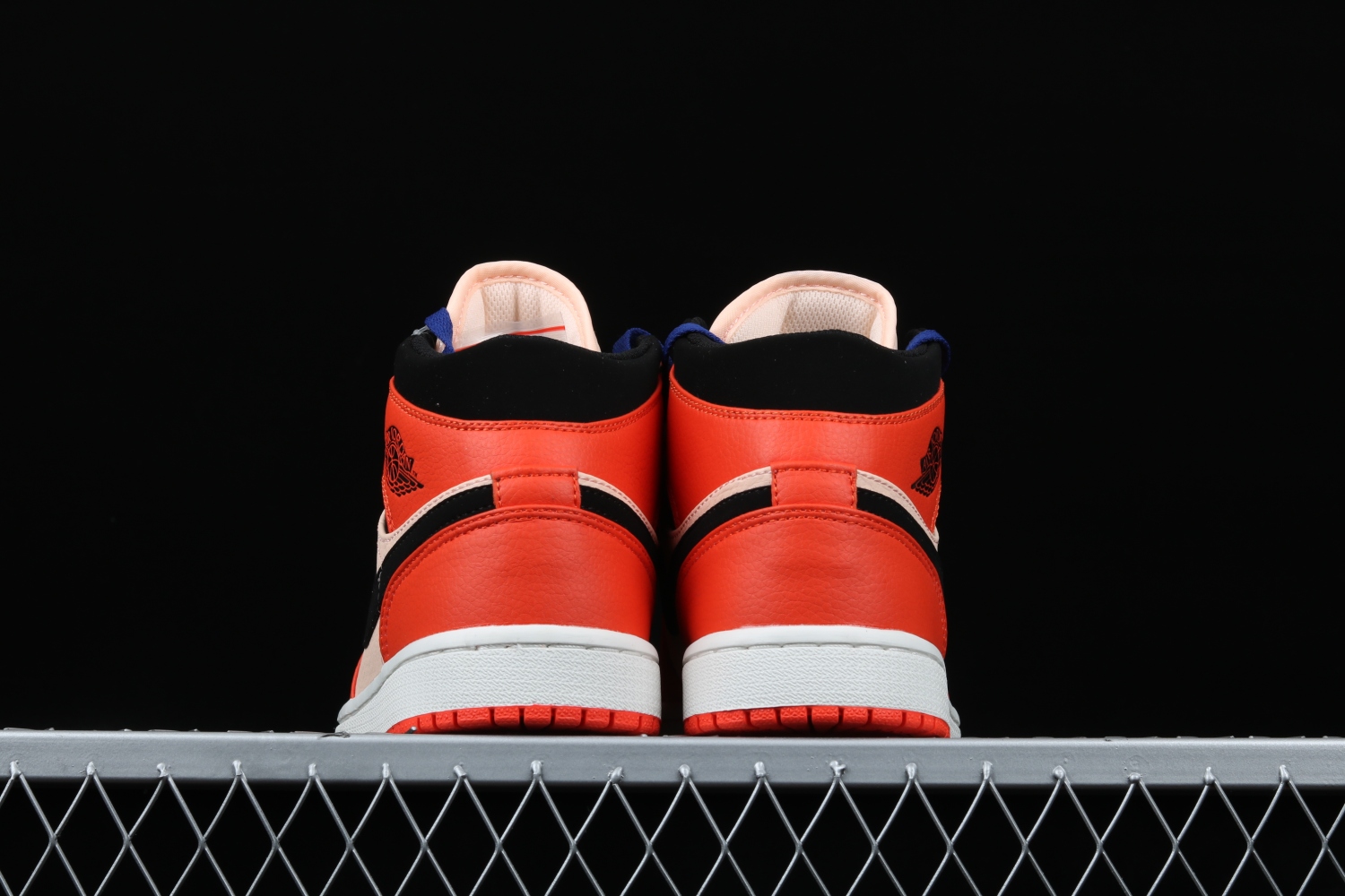 Jordan 1 Mid Team Orange Black 852542-800
