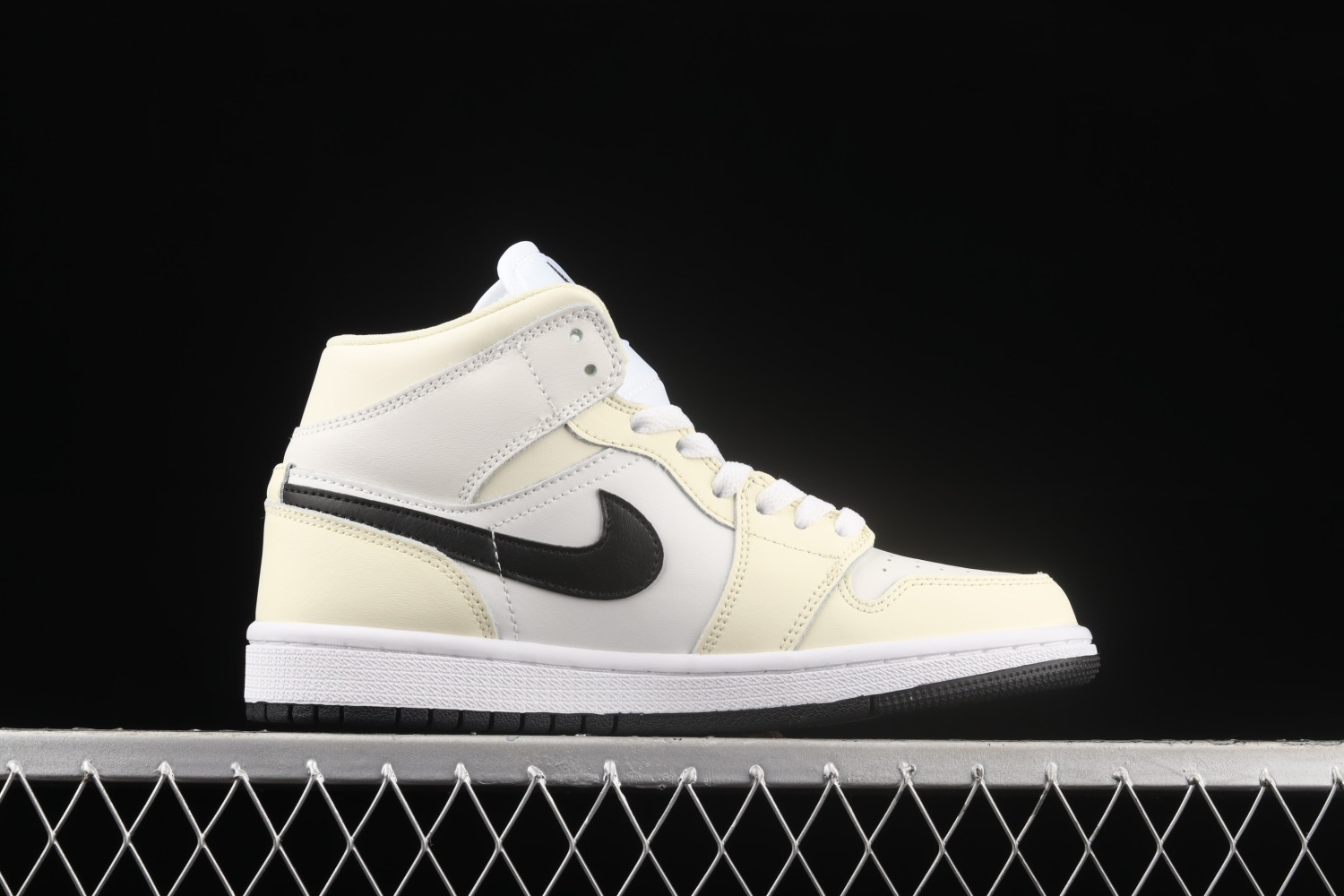 Jordan 1 Mid Coconut Milk (W)  BQ6472-121