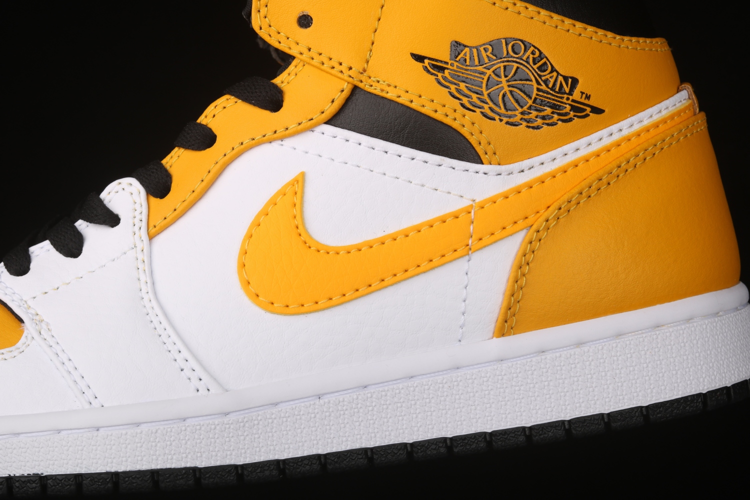Jordan 1 Mid University Gold 554724-170