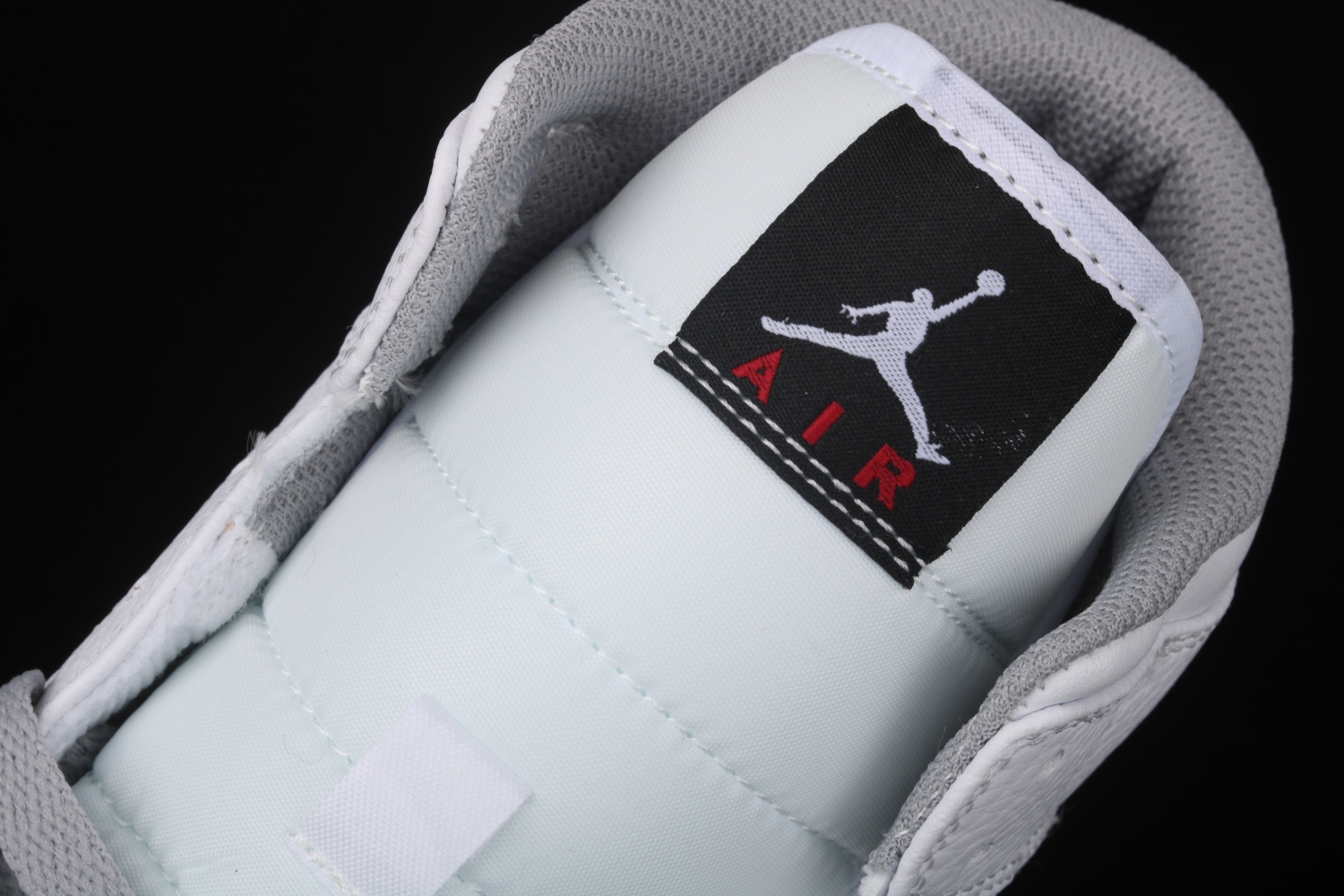 Jordan 1 Mid White Cement (GS) 554725-115