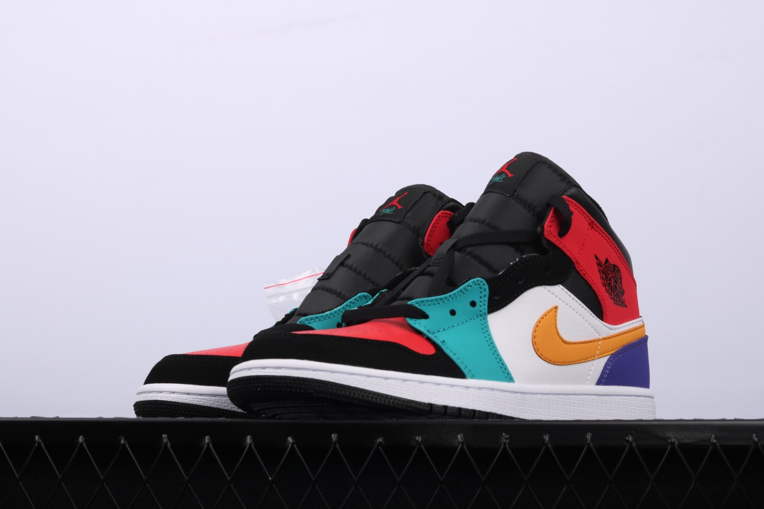 Jordan 1 Mid Bred Multi-Color  554724-125
