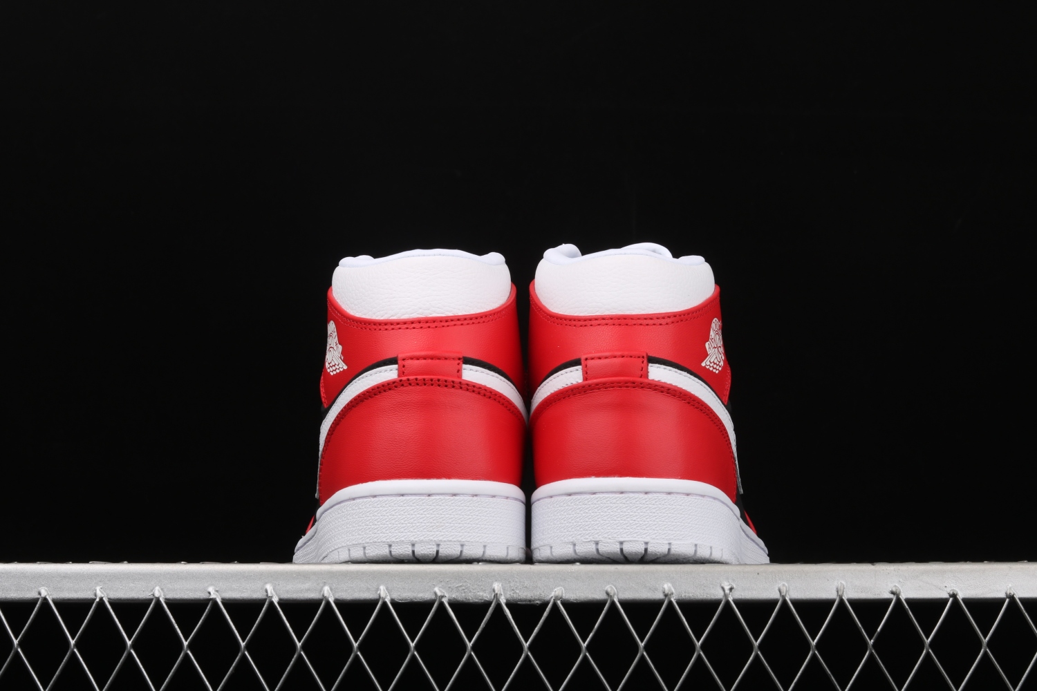 Jordan 1 Mid Gym Red Black (W) BQ6472-601
