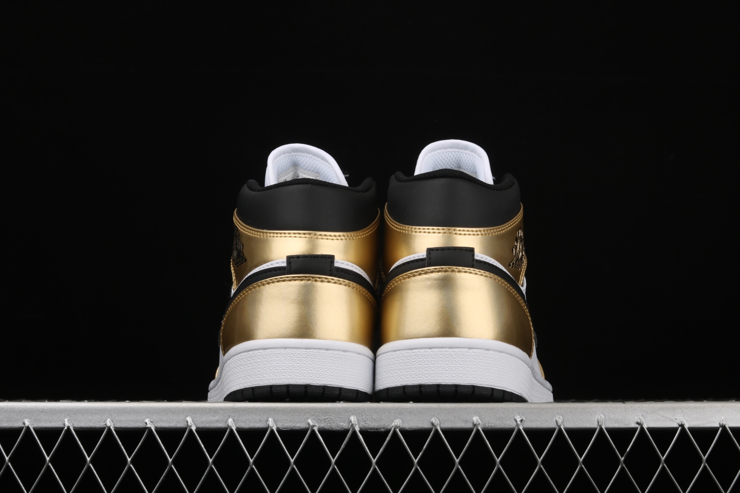 Jordan 1 Mid Metallic Gold Black White DC1419-700