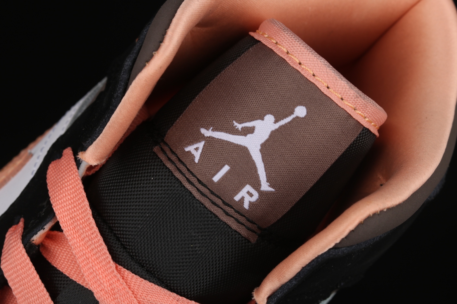Jordan 1 Mid Peach Mocha (W) DH0210-100