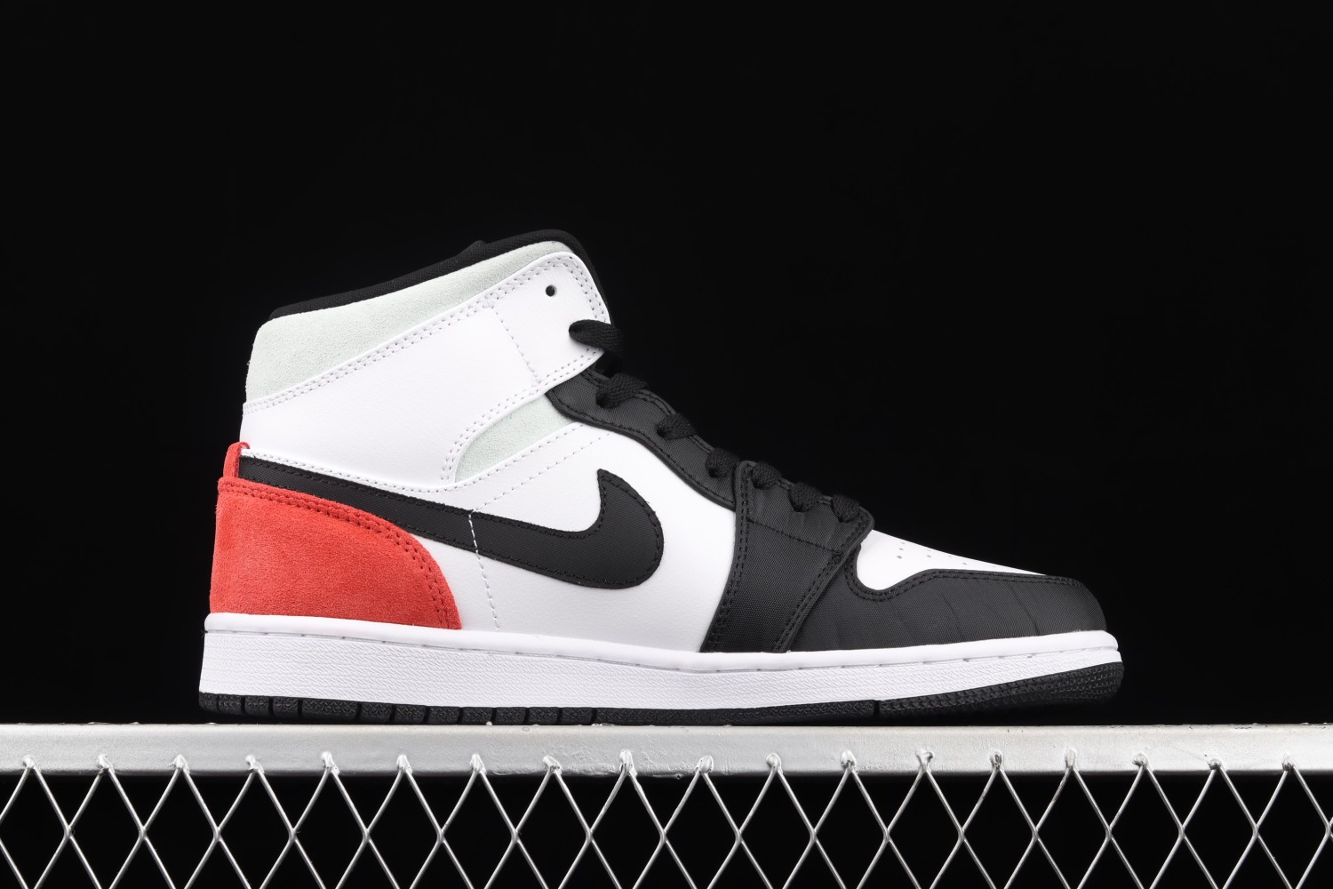 Jordan 1 Mid SE Union Black Toe 852542-100