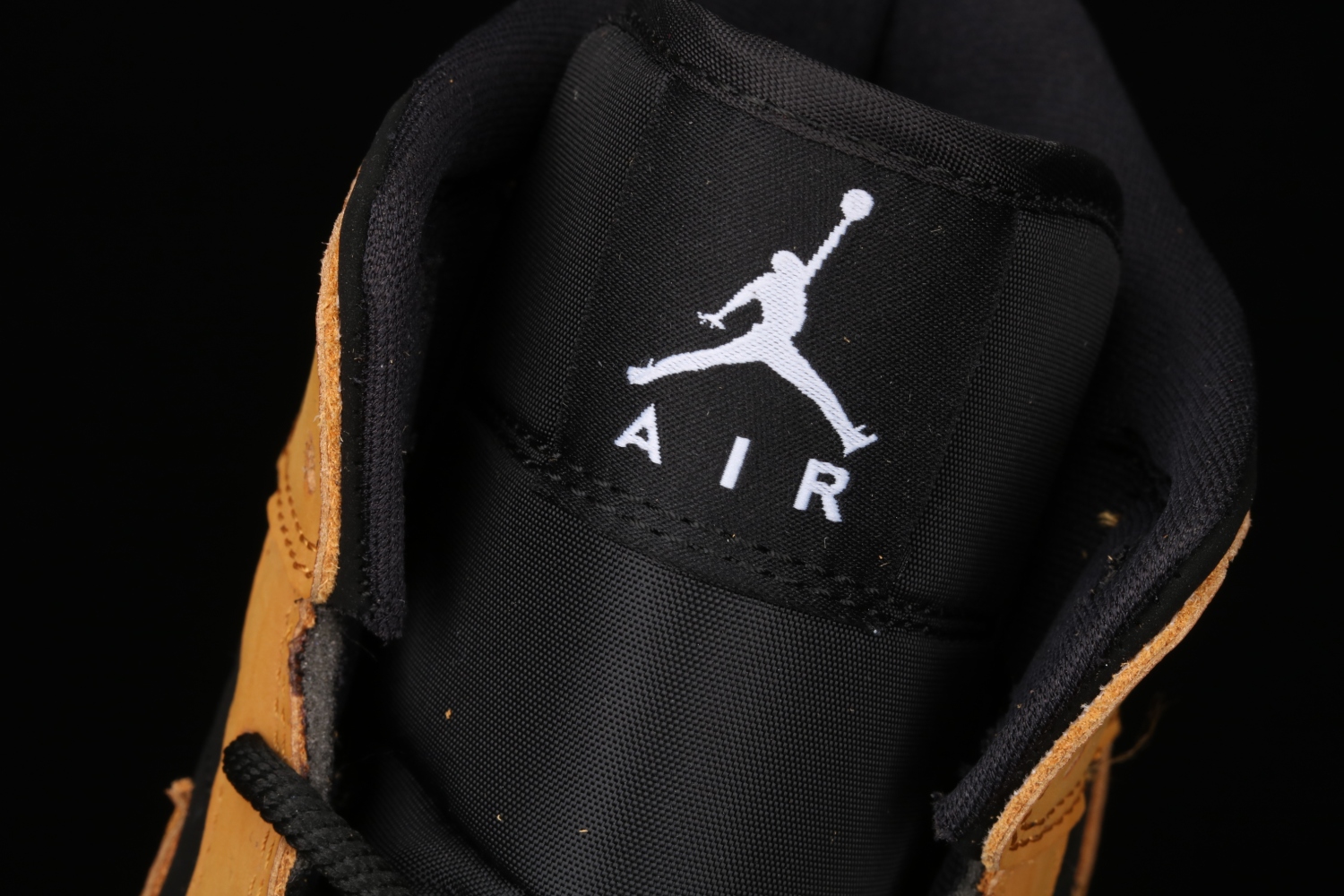 Jordan 1 Mid Desert Ochre (W) DB5453-700
