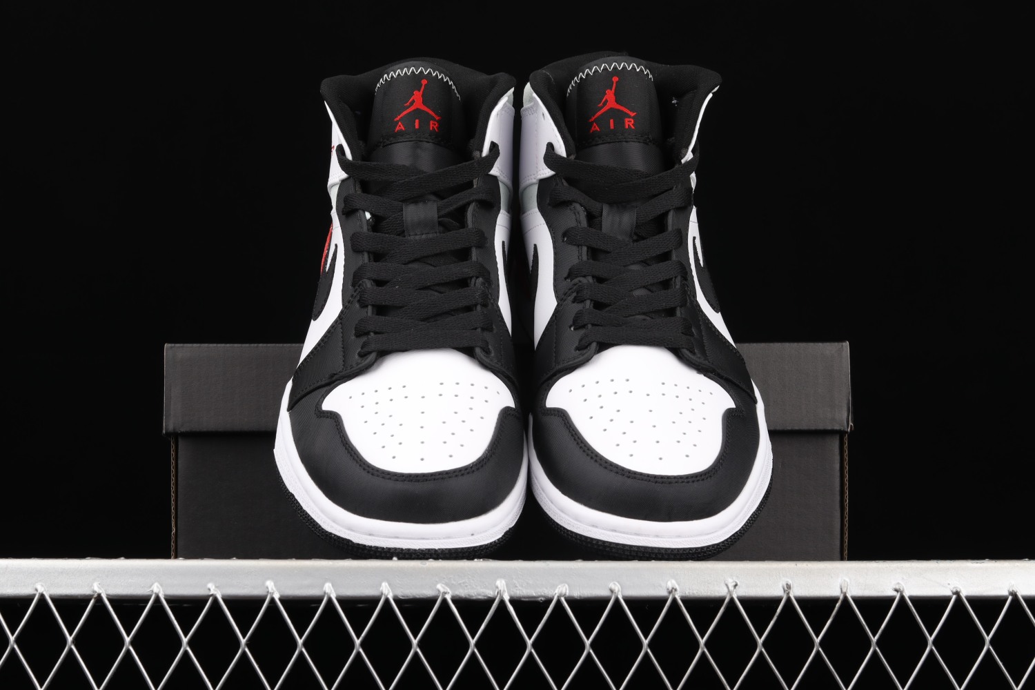 Jordan 1 Mid SE Union Black Toe 852542-100