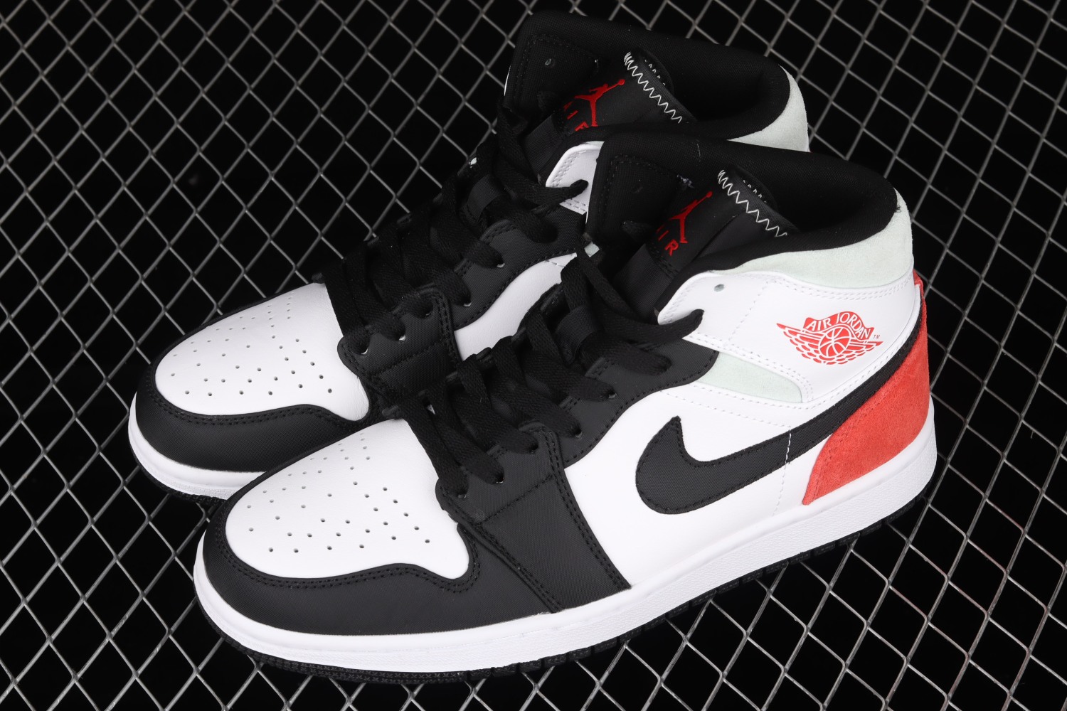 Jordan 1 Mid SE Union Black Toe 852542-100