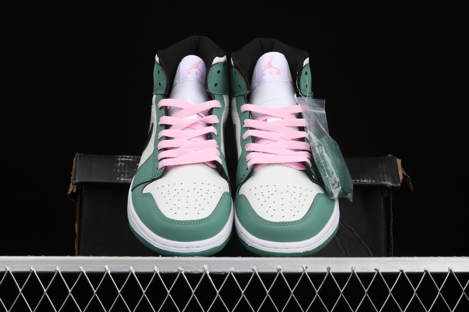 Jordan 1 Mid Dutch Green (W) CZ0774-300