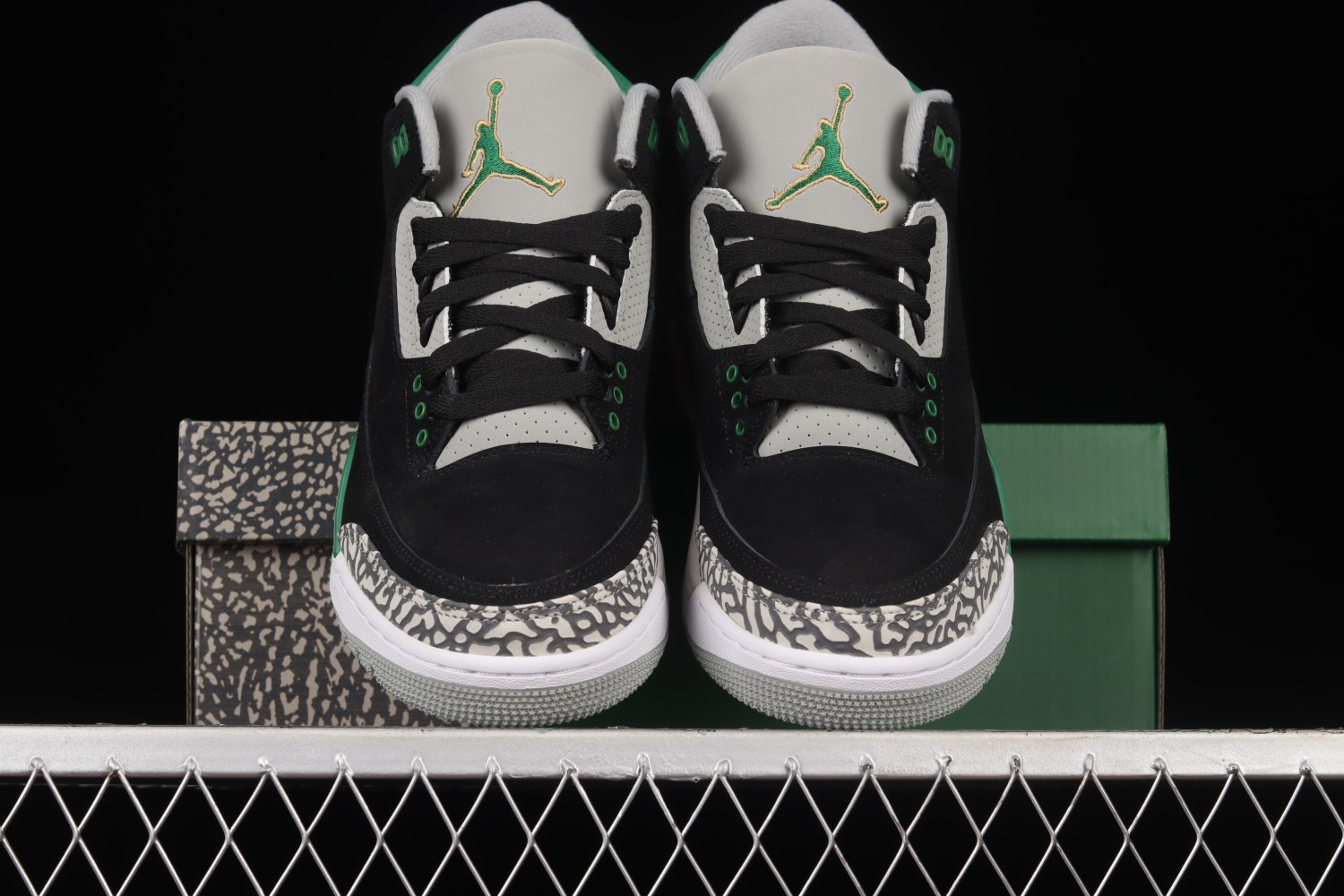 Jordan 3 Retro Pine Green CT8532-030