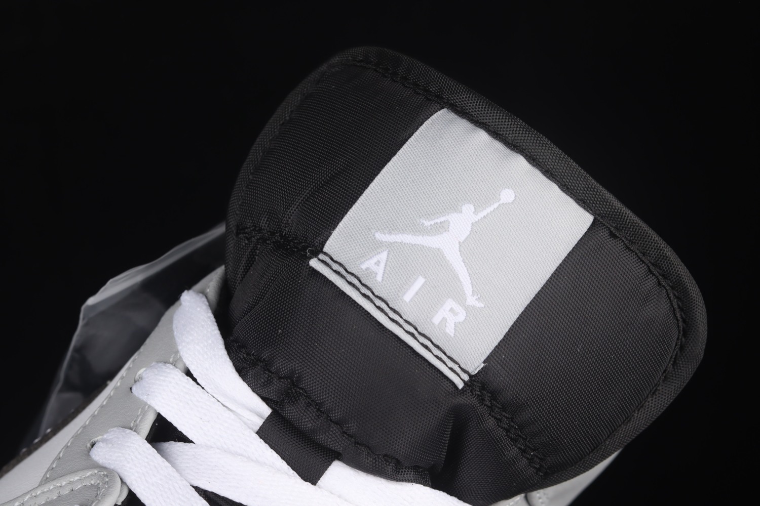 Jordan 1 Mid Light Smoke Grey Anthracite 554724-078