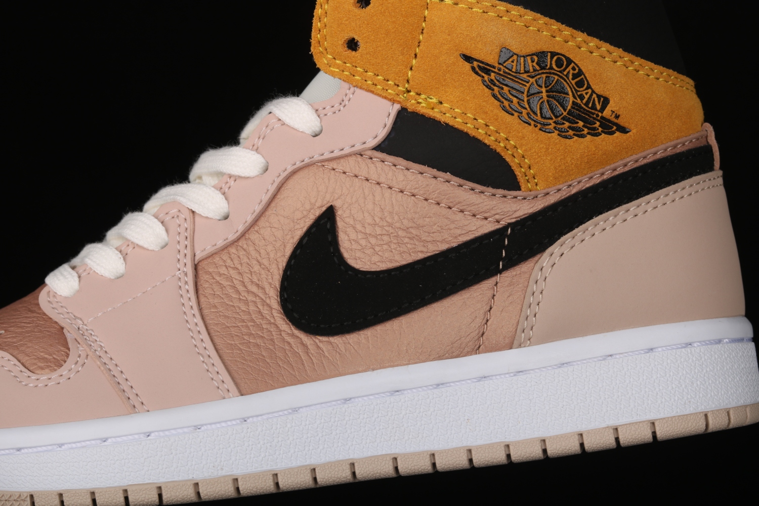 Jordan 1 Mid SE Particle Beige (W) DD2224-200