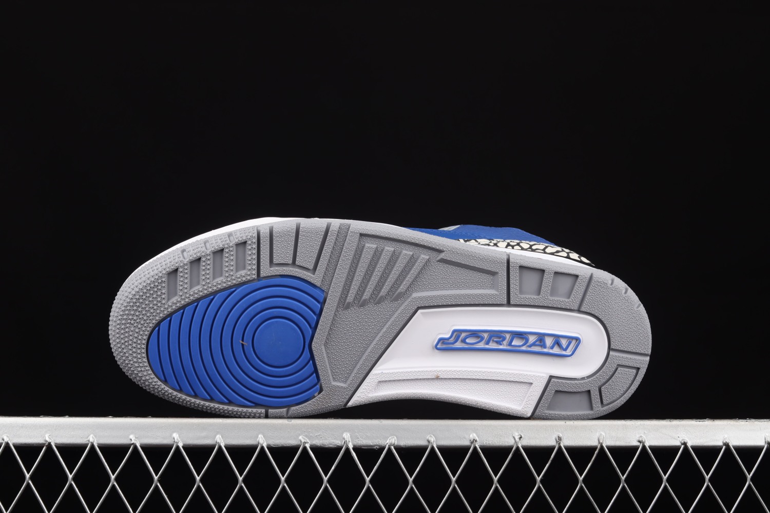 Jordan 3 Retro Varsity Royal Cement CT8532-400