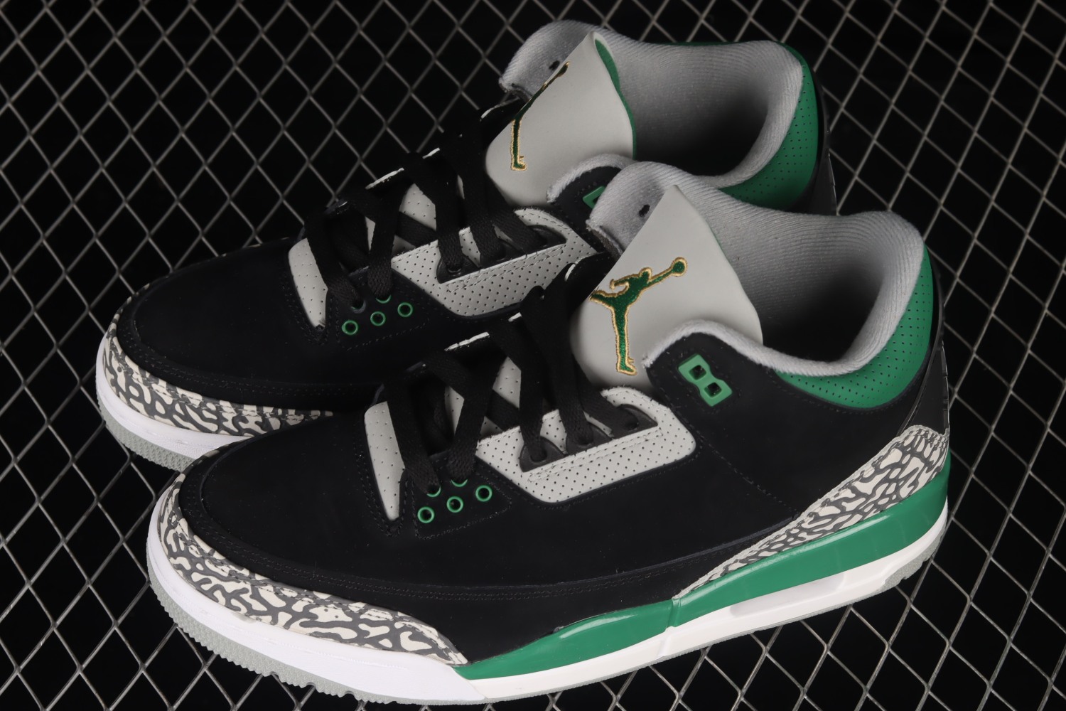 Jordan 3 Retro Pine Green CT8532-030