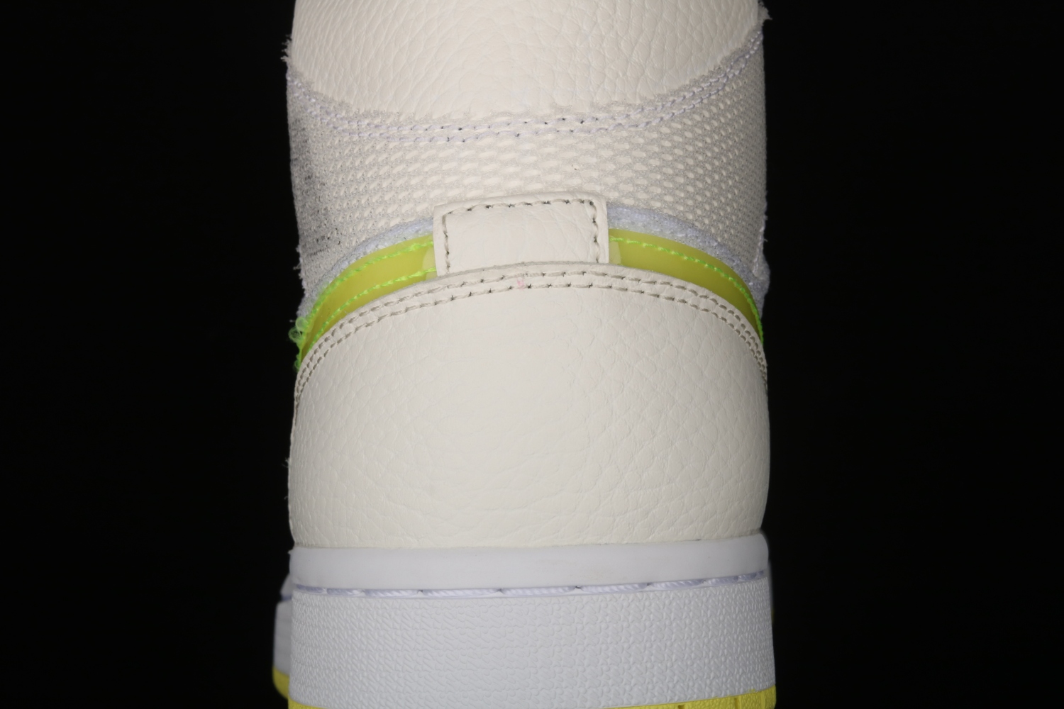 Jordan 1 Mid SE Voltage Yellow (W) DB2822-107
