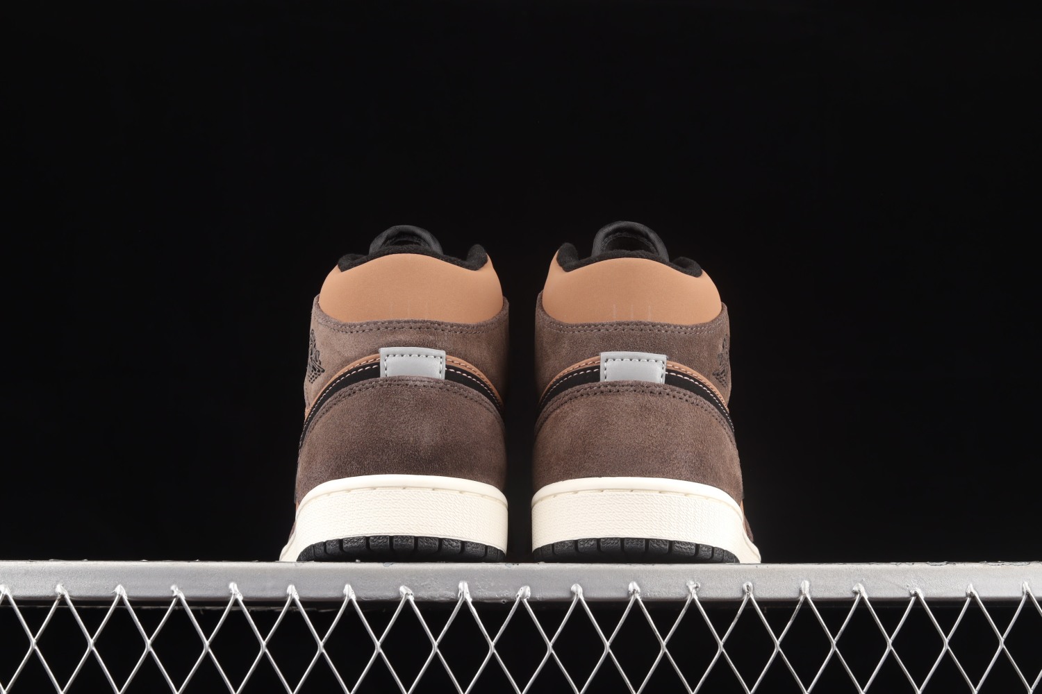 Jordan 1 Mid SE Dark Chocolate DC7294-200