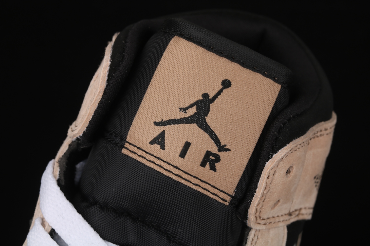Jordan 1 Mid Barely Orange Light Violet (W)  BQ6472-800