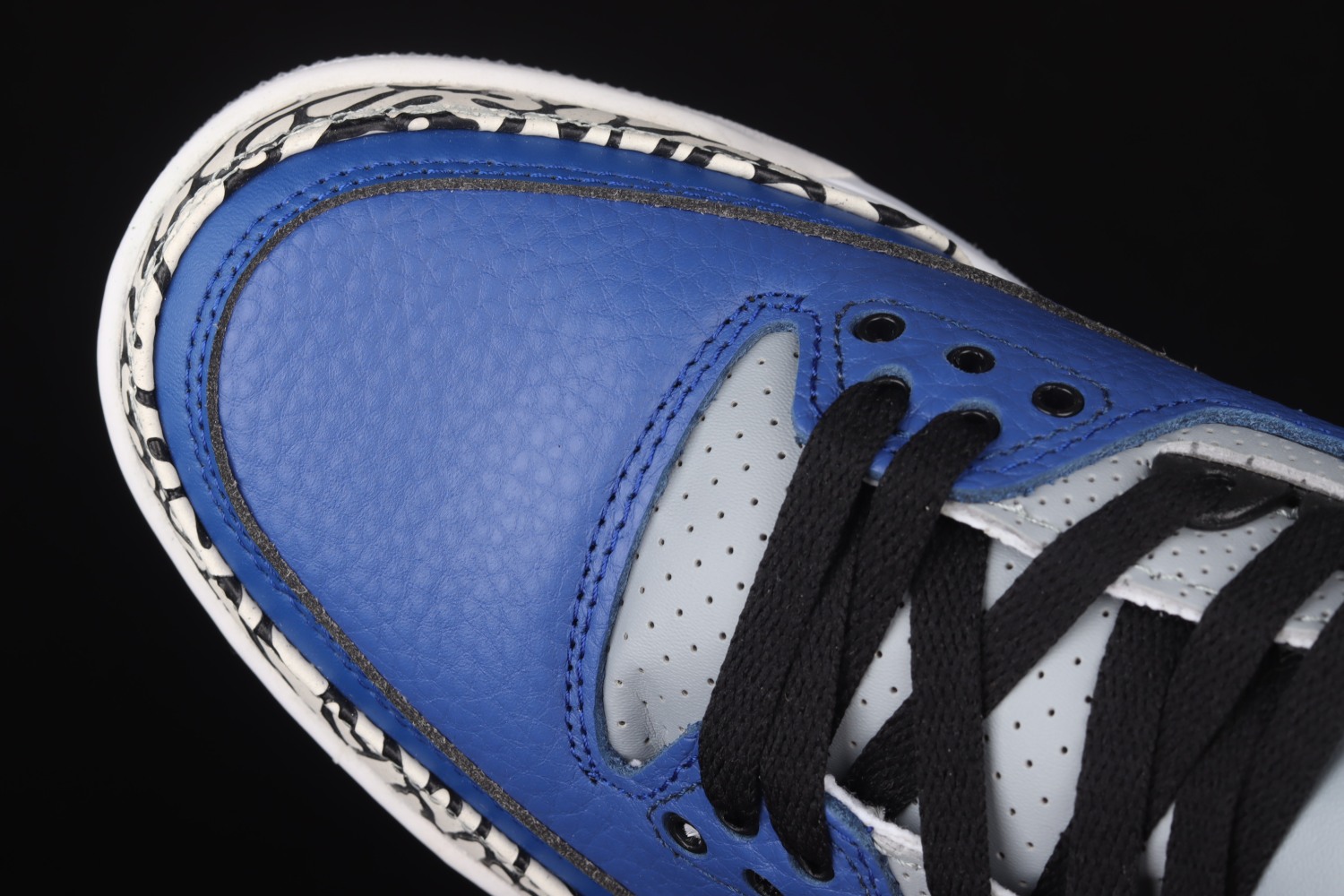 Jordan 3 Retro Varsity Royal Cement CT8532-400
