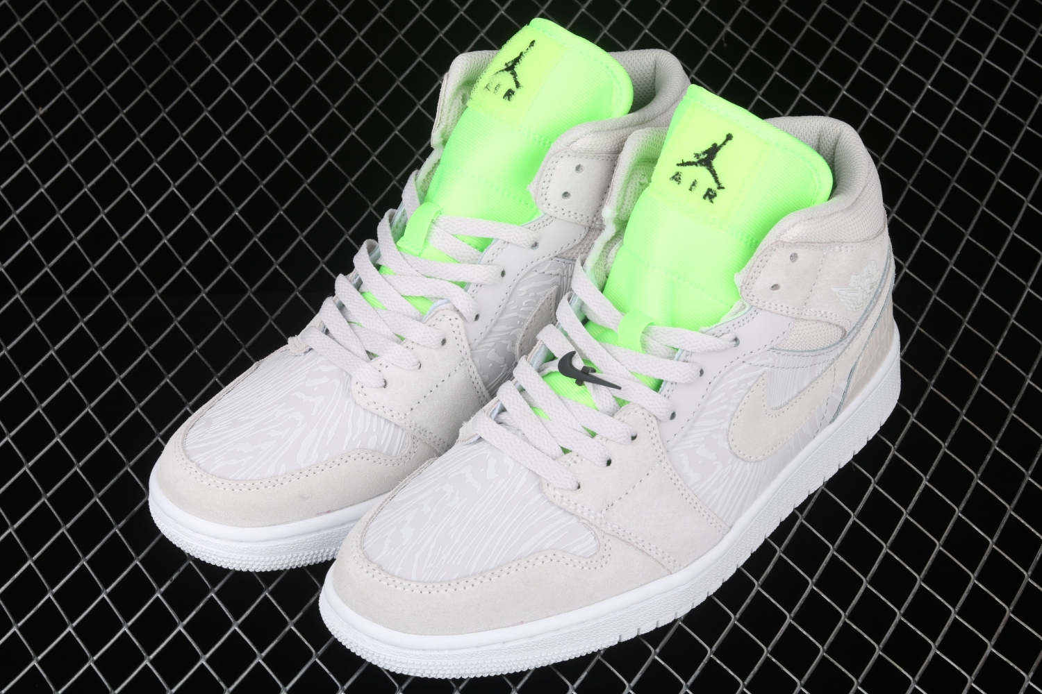 Jordan 1 Mid Vast Grey Ghost Green (W) CV3018-001