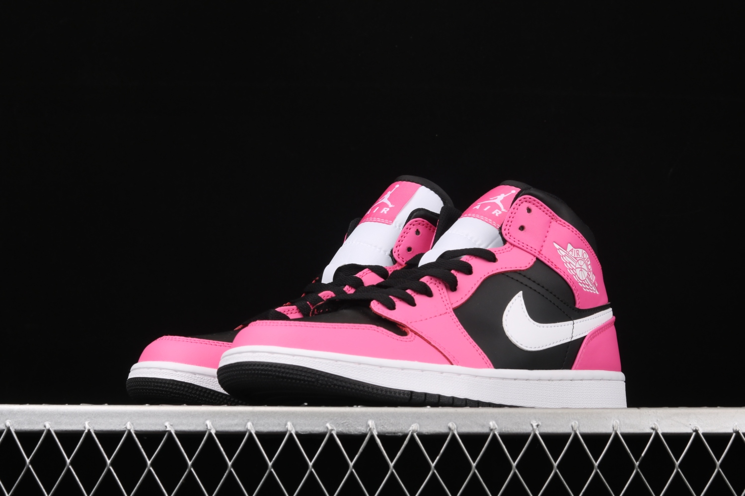 Jordan 1 Mid Pinksicle (GS) 555112-002