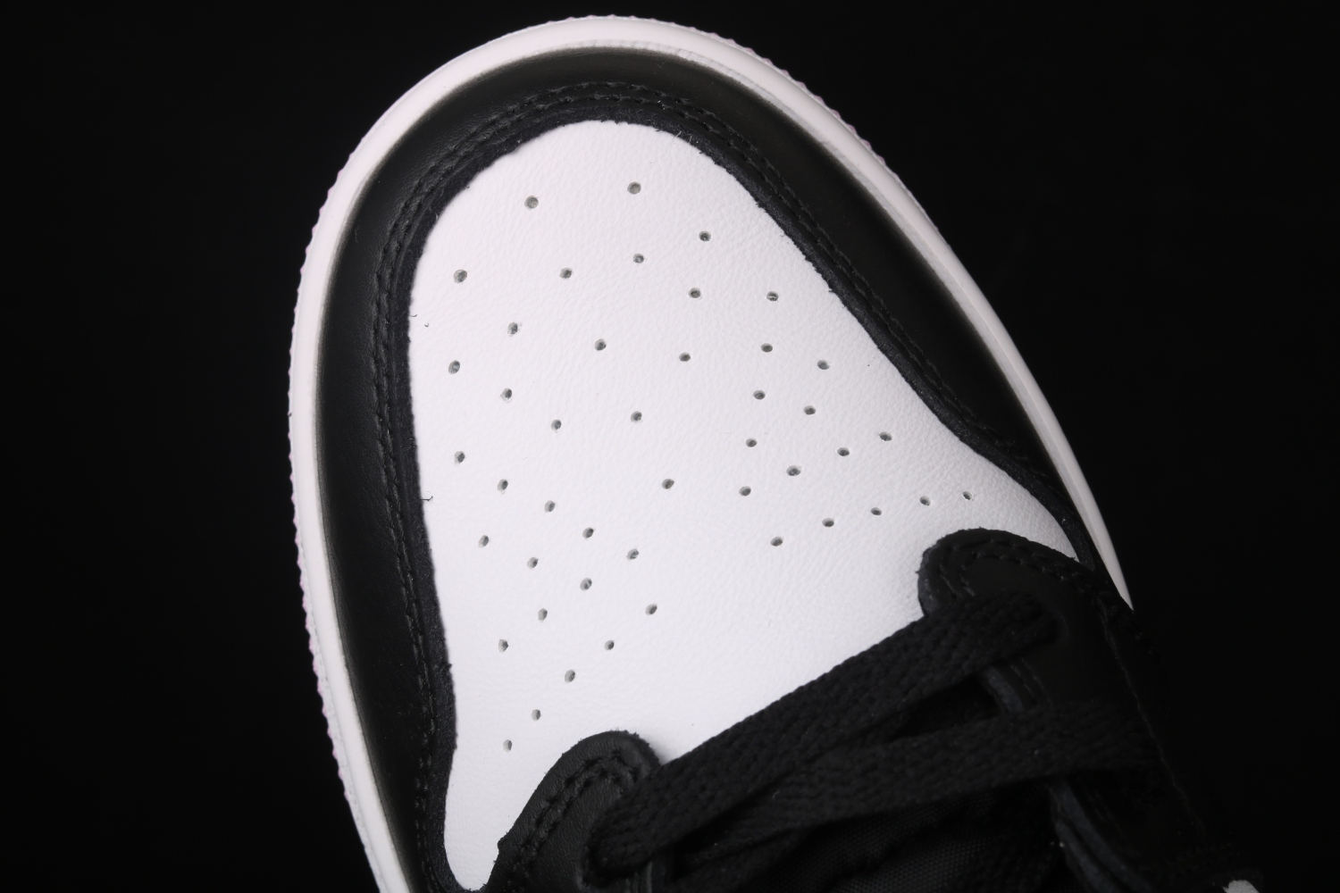 Jordan 1 Mid White Black Light Arctic Pink (GS)  555112-103