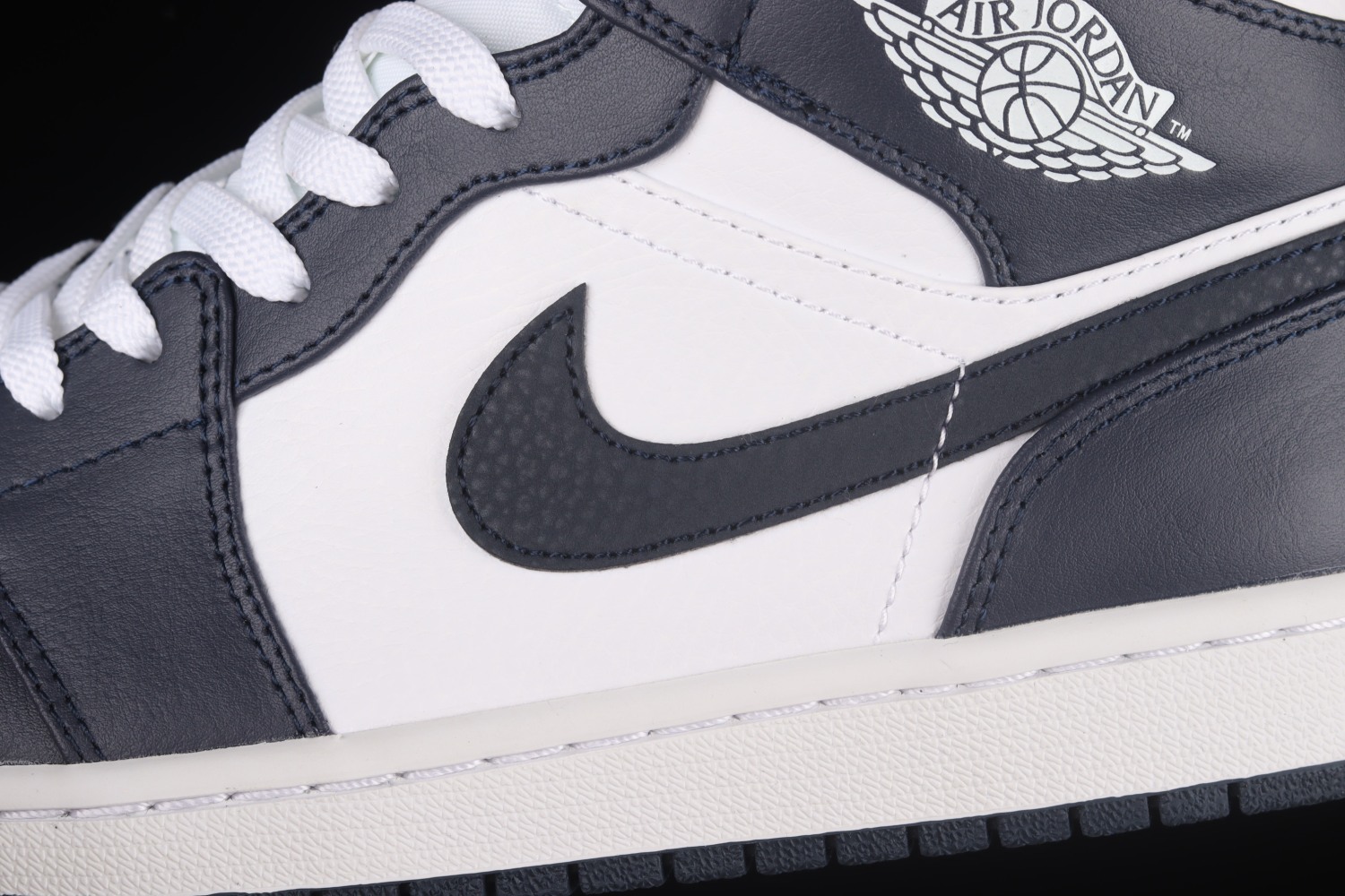 Jordan 1 Mid White Metallic Gold Obsidian 554724-174