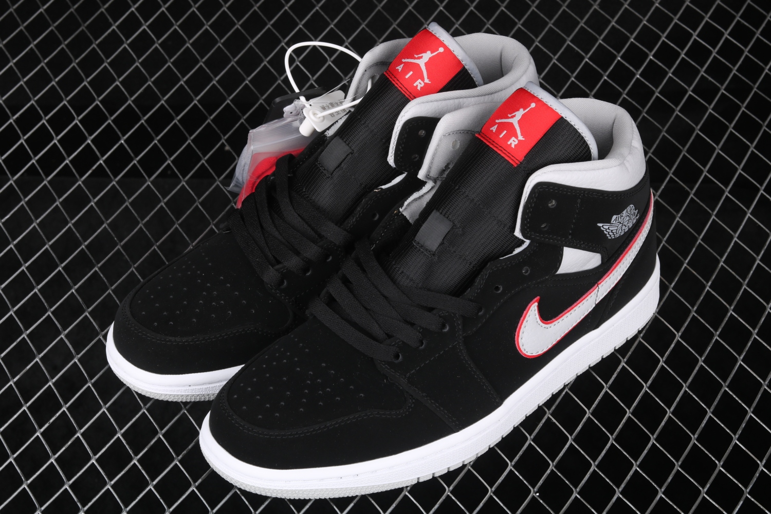 Jordan 1 Mid Black Particle Grey Gym Red 554724-060