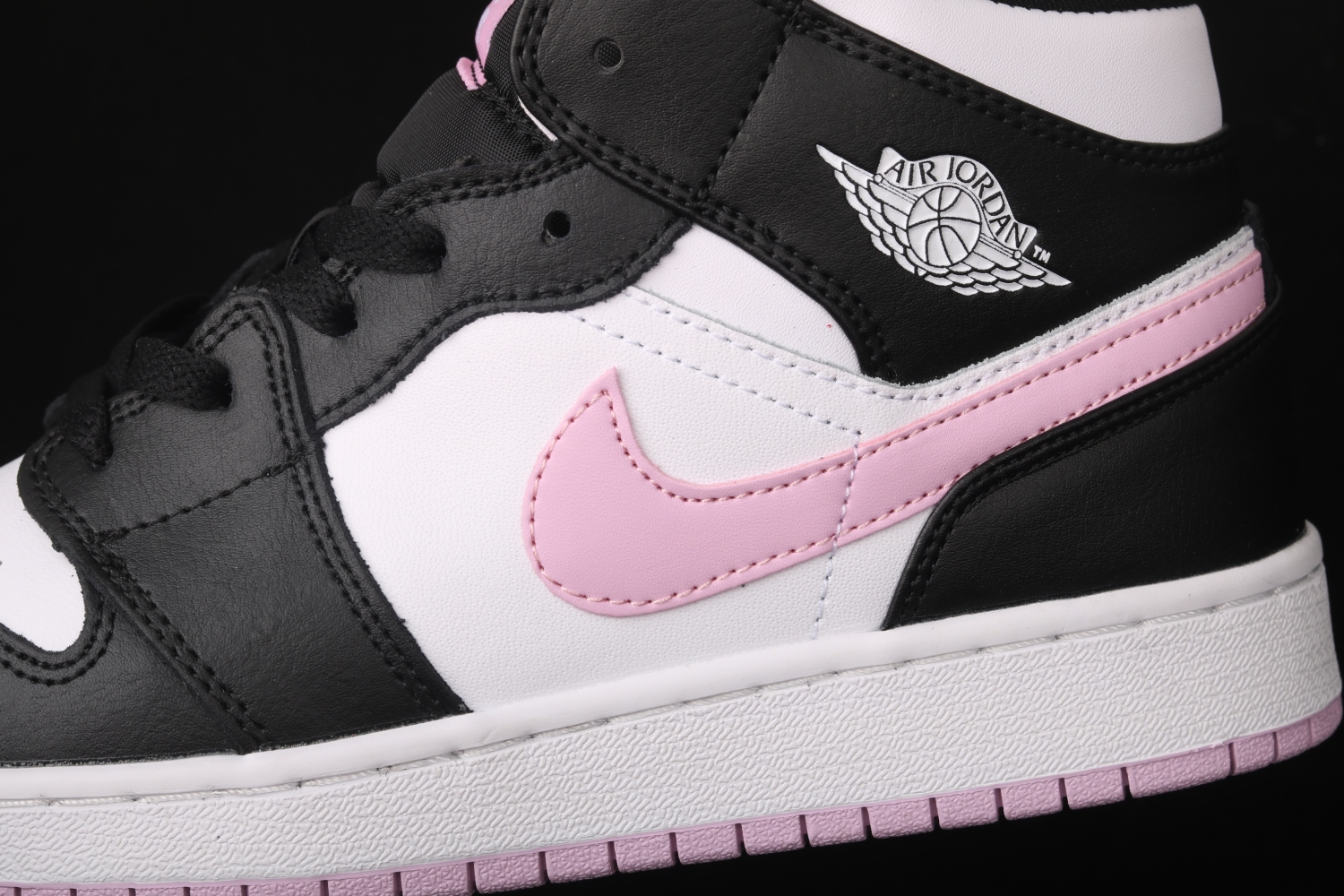 Jordan 1 Mid White Black Light Arctic Pink (GS)  555112-103