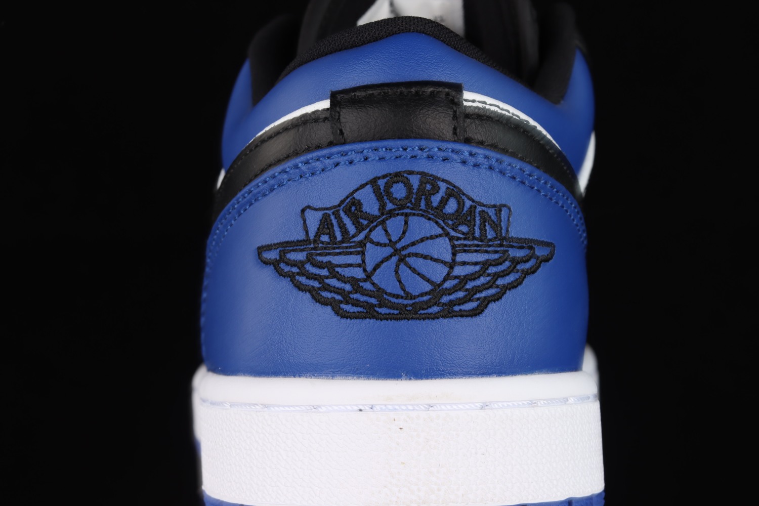 Jordan 1 Low Royal Toe CQ9446-400