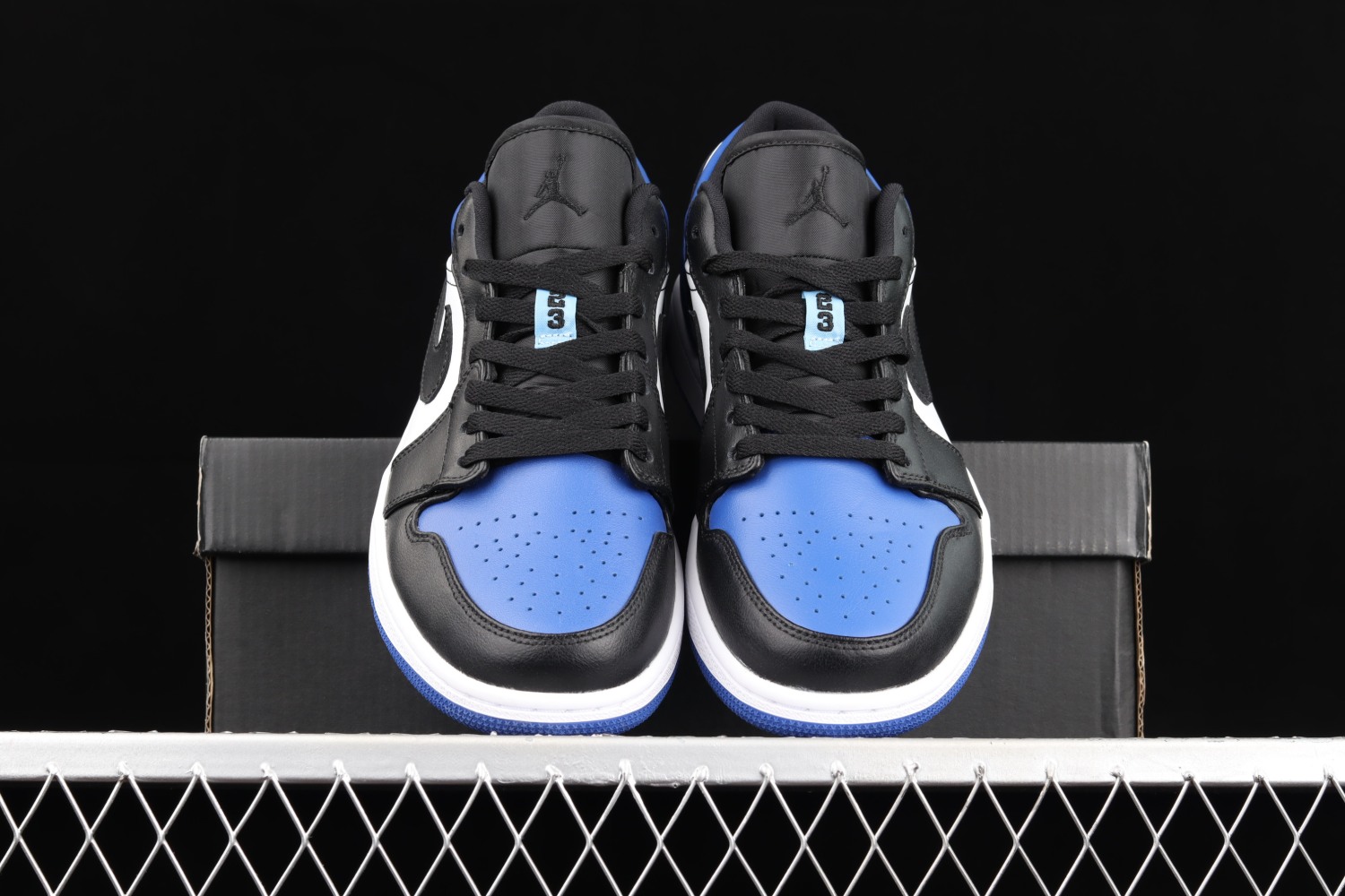 Jordan 1 Low Royal Toe CQ9446-400