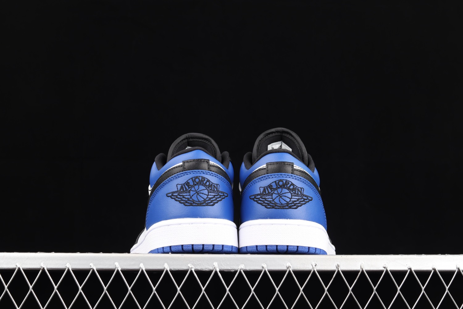 Jordan 1 Low Royal Toe CQ9446-400