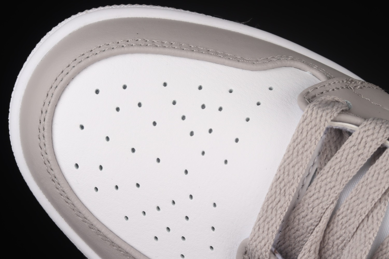 Jordan 1 Mid Linen 554724-082