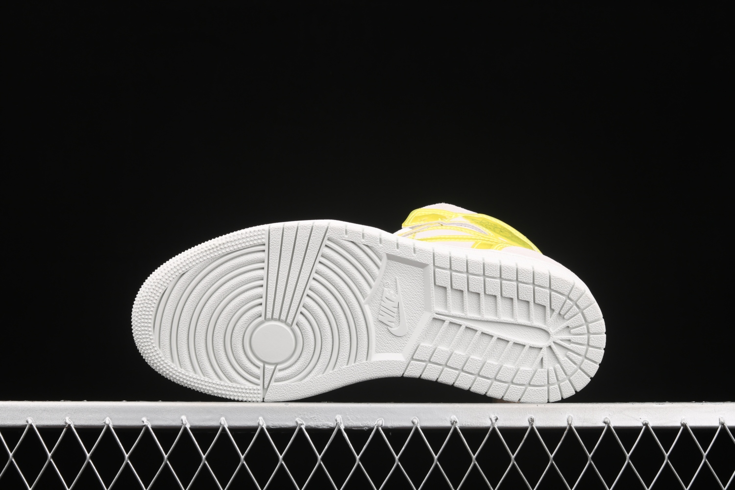 Jordan 1 Mid Opti Yellow (W) DA5552-107