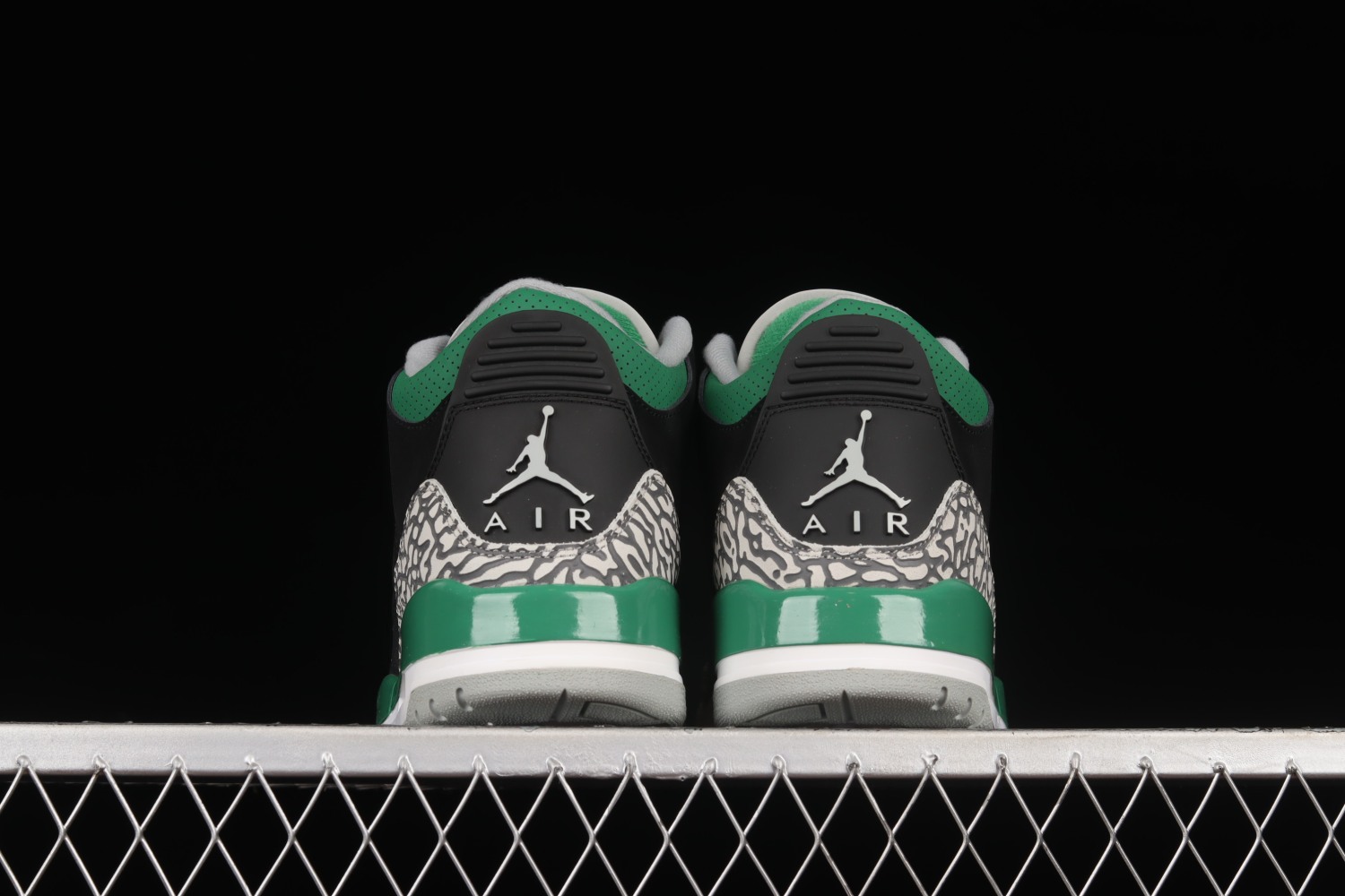Jordan 3 Retro Pine Green CT8532-030