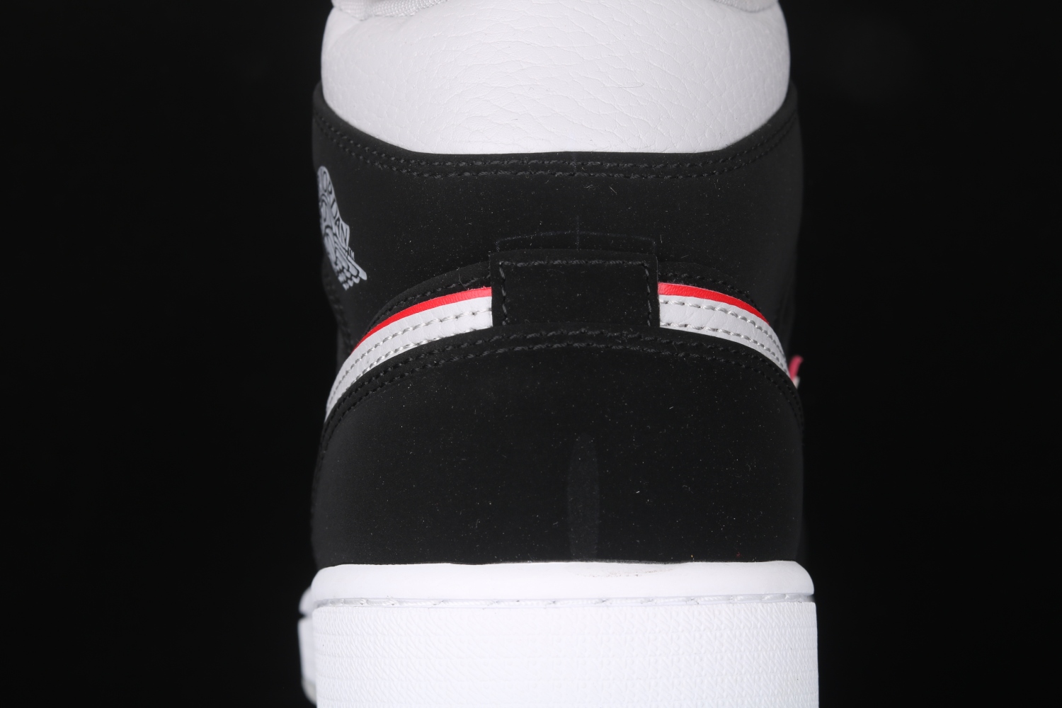 Jordan 1 Mid Black Particle Grey Gym Red 554724-060