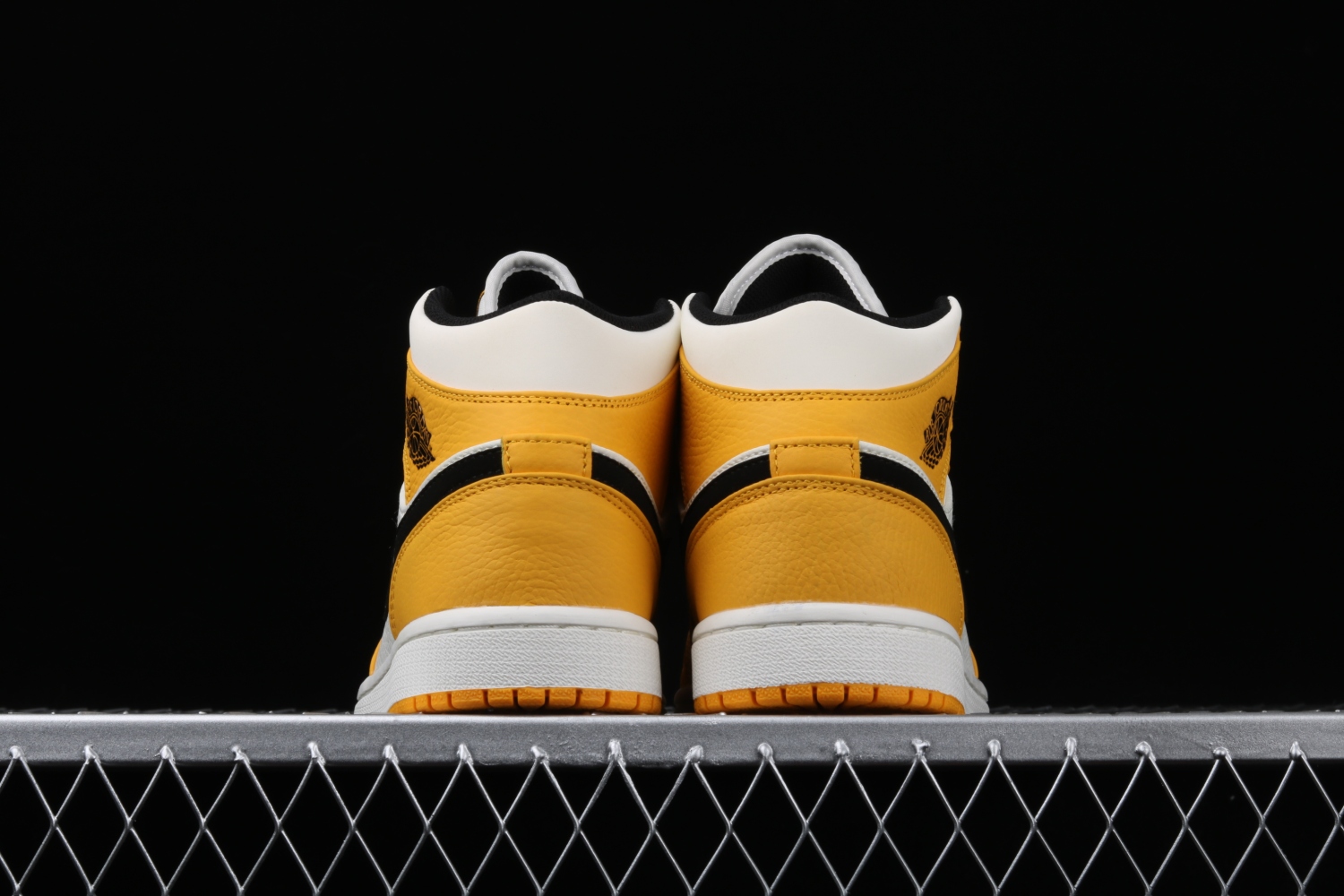 Jordan 1 Mid SE Lakers 852542-700