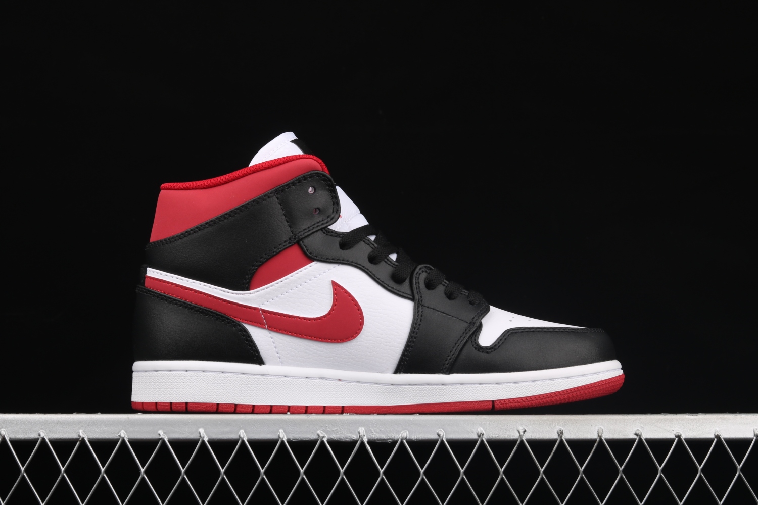 Jordan 1 Mid Gym Red Black White 554724-122