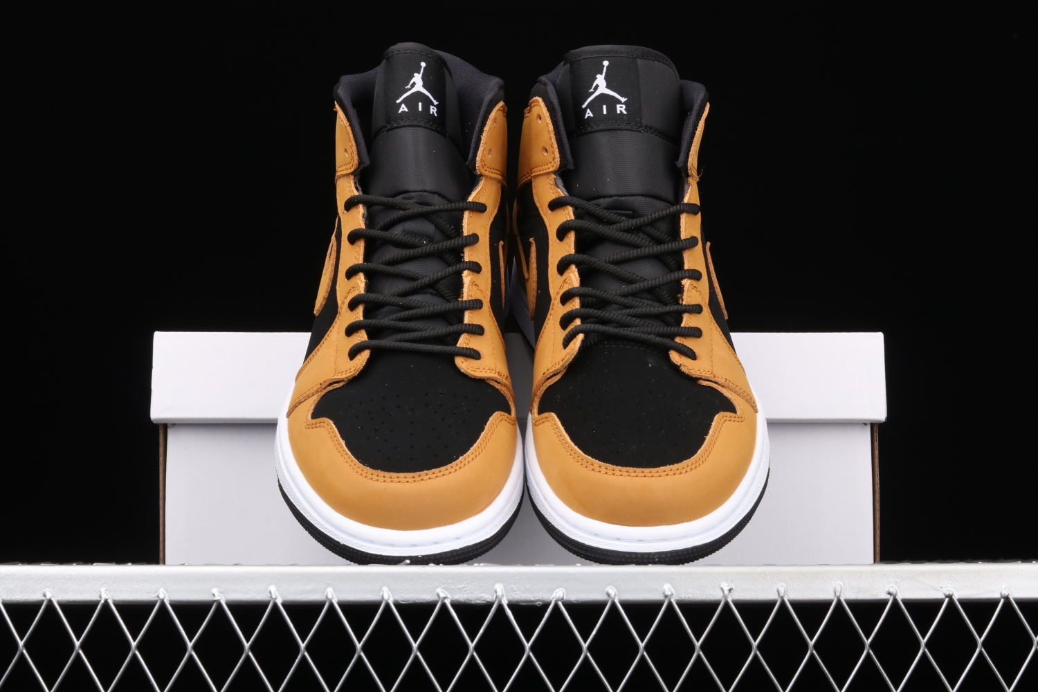 Jordan 1 Mid Desert Ochre (W) DB5453-700