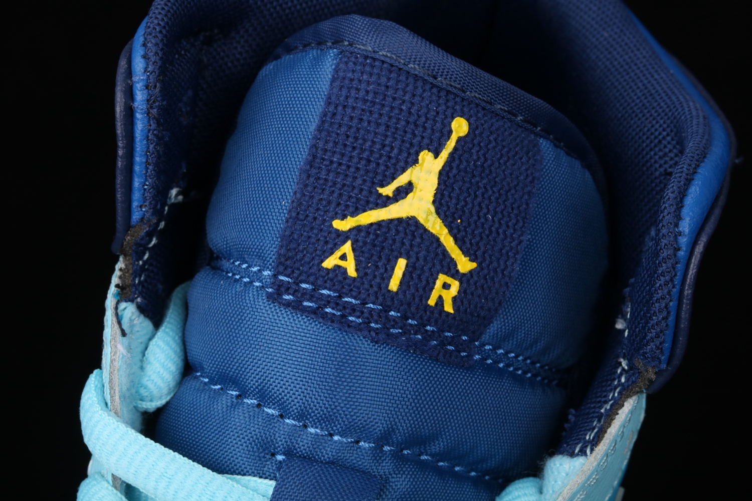 Jordan 1 Mid Fly (GS) BV7446-400