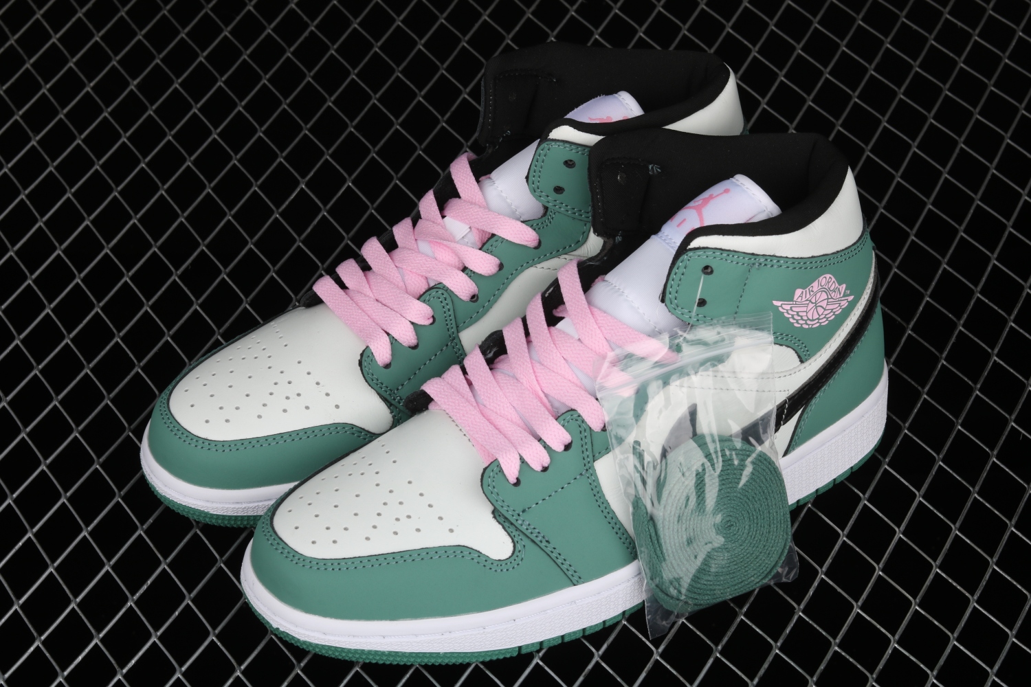 Jordan 1 Mid Dutch Green (W) CZ0774-300