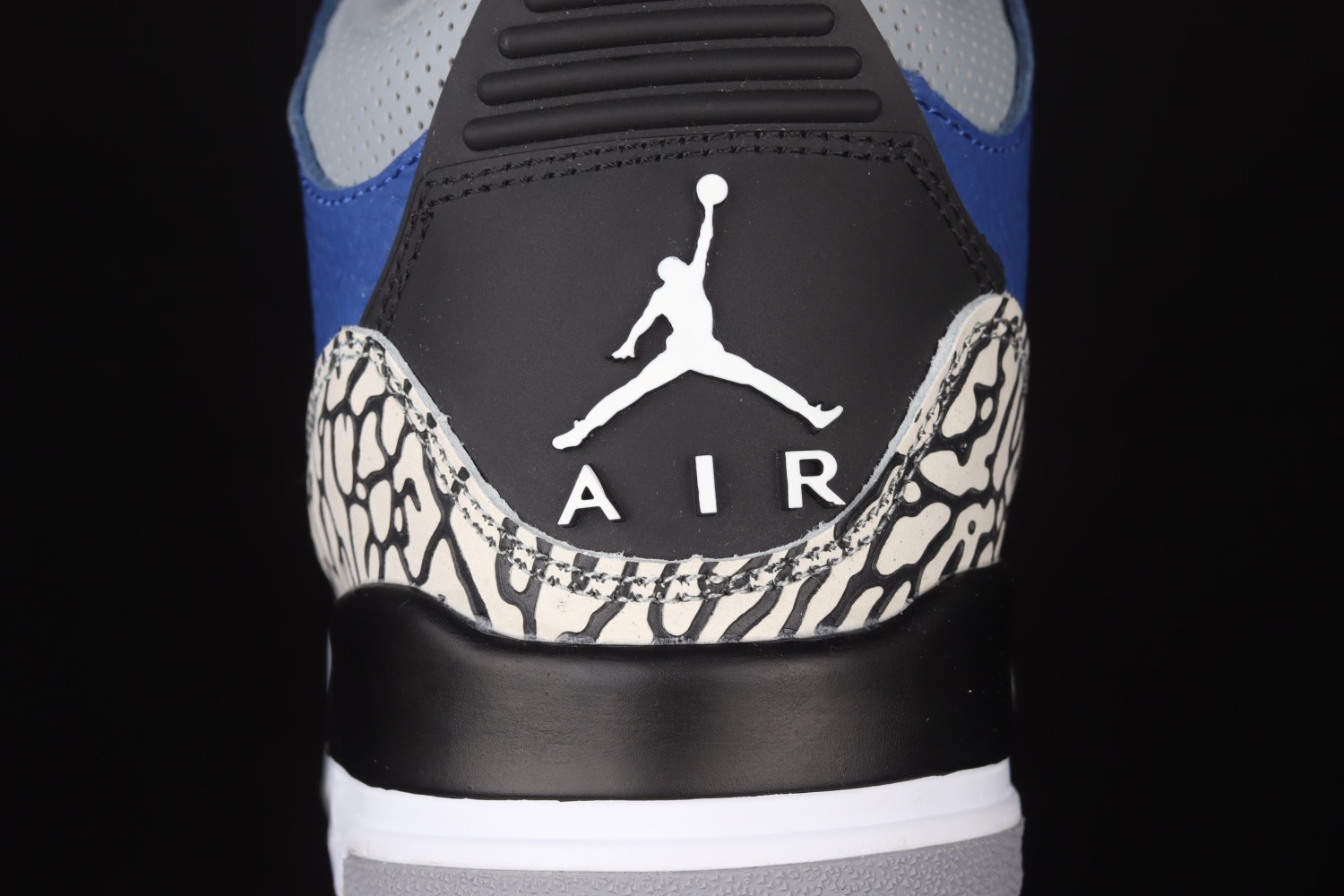 Jordan 3 Retro Varsity Royal Cement CT8532-400