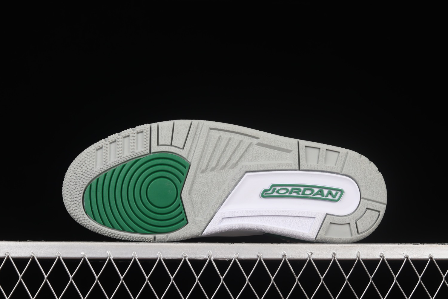 Jordan 3 Retro Pine Green CT8532-030