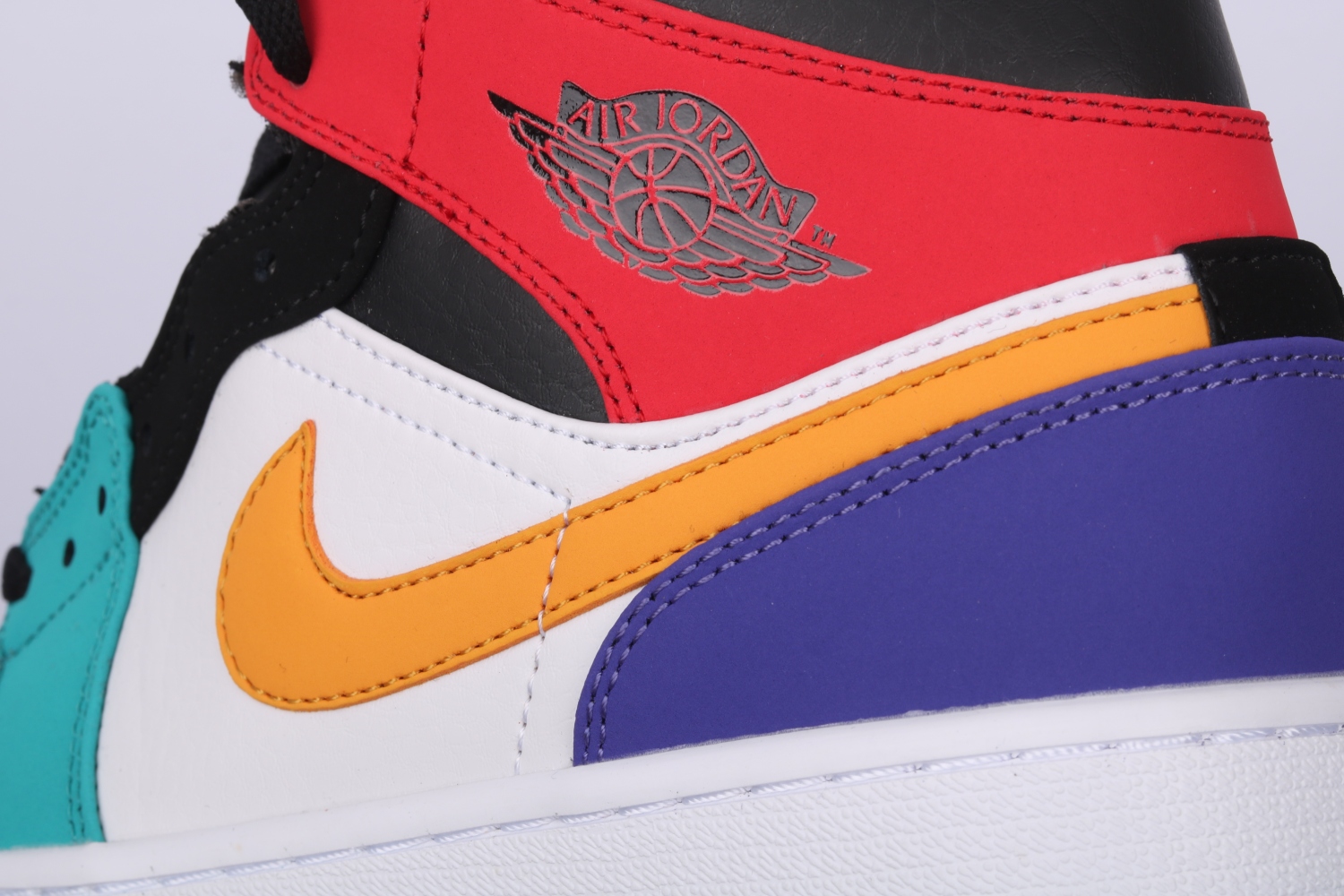 Jordan 1 Mid Bred Multi-Color  554724-125